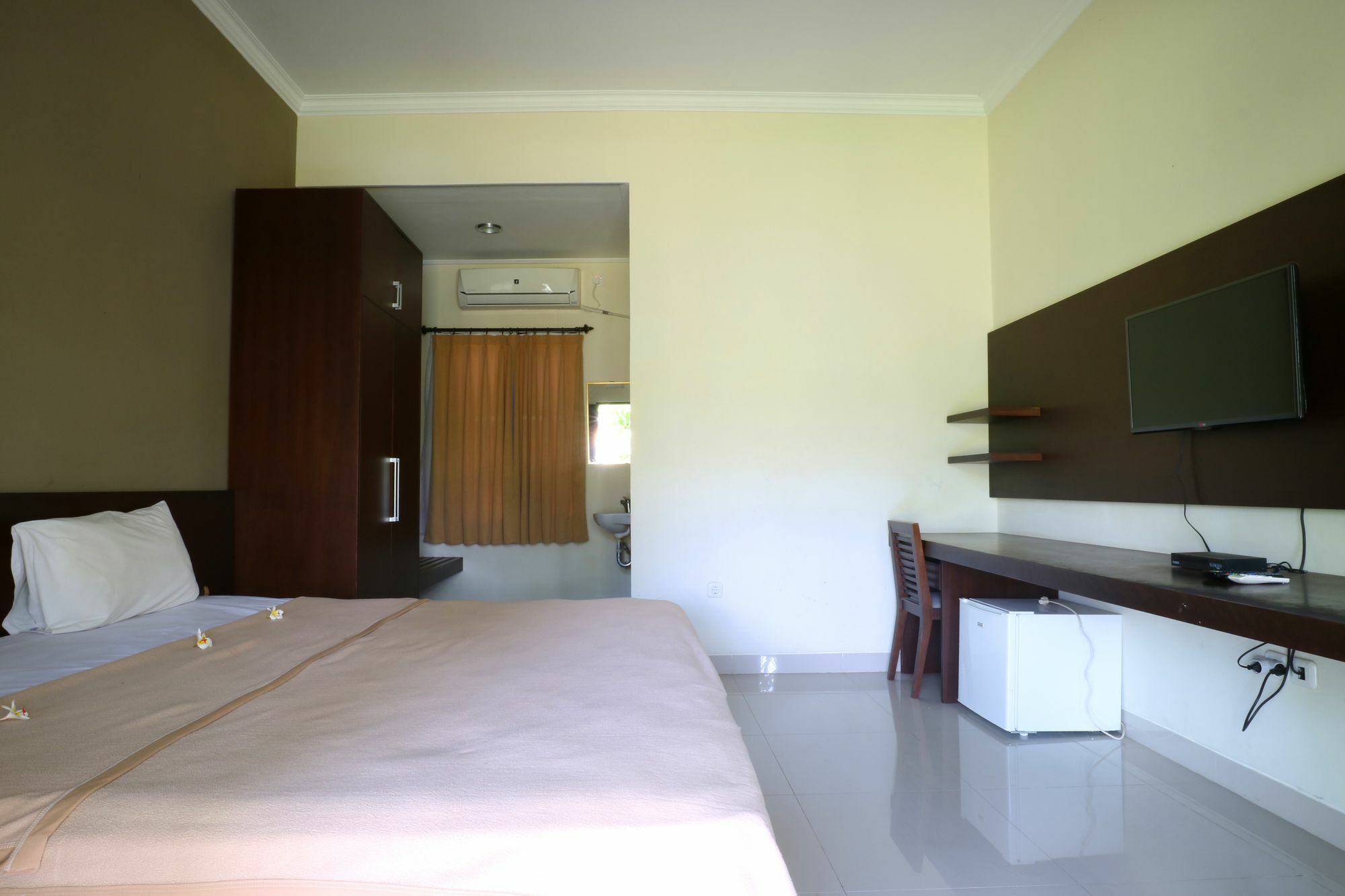 Gm Lovina Hotel Exterior photo